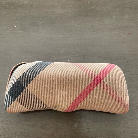 Burberry eye glass case - Picture 5 of 5